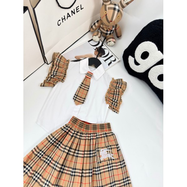 ブランド Burberry バーバリーベビー服 女の子 セットアップ 子供服 半袖 tシャツ キュロットスカート 上下セット 夏服 トップス ショートパンツ 花柄 フリル 韓国風 可愛い 普段着 通園 通学 100¬150cm