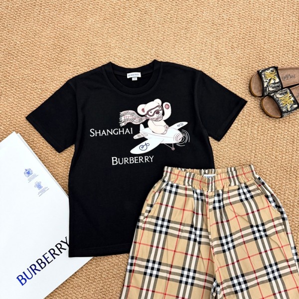 Burberry ブランド子供服 男の子 セットアップ 夏 バーバリーキッズ半袖 tシャツ 半ズボン ボーイズ 子ども服 キッズ 女の子 夏服 子供 ジャージ 上下セット 90-160CM カジュアル 薄手 通気 軽量 スポーツウェア ルームウェア 通園通学