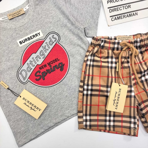 Burberry バーバリーブランド子供服 男の子 半袖 Tシャツ ハーフパンツ 上下セット 90-160cm 夏服 セットアップ 子供 夏 ジャージ 上下 セット 男の子 カジュアル 韓国 お洒落 男の子 半袖 スウェット セットアップ キッズ 
