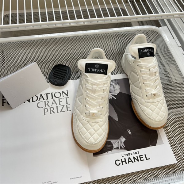 Chanel シャネル 靴 厚底 カジュアル 革製 秋 黒白 人気 ファション 高品質