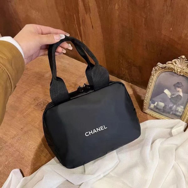 Chanel シャネルハイブランド化粧品バッグ 白黒 大容量 旅行ブランドショルダーバッグ女性斜め掛けカバンハイブランドレディースメンズバッグブランドカジュアル