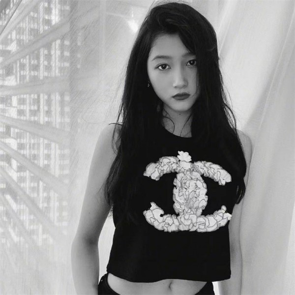 Chanel シャネルブランドースリーブ Tシャツ レディース クルーネック S - XL タンクトップ レディース 刺繍の柄 トップス スリーブレスTシャツ ノースリーブシャツ インナー 丸首 プルオーバー ノースリーブ カットソー スリム 細身 黒 白