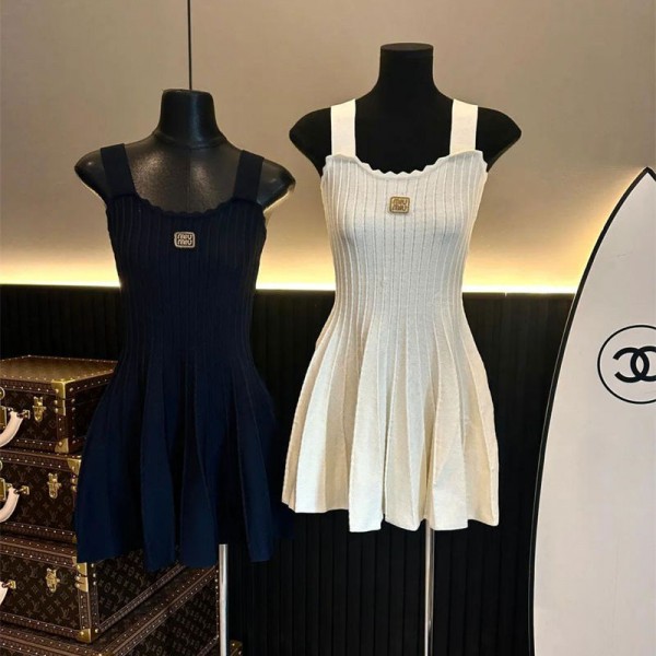 ミュウミュウ MiuMiuブランドレディース ニットワンピース タンクトップ ノースリーブ ミニワンピース ペチコート 修身 夏 Aライン 綿 露背係 キャミソール ドレスS - XL