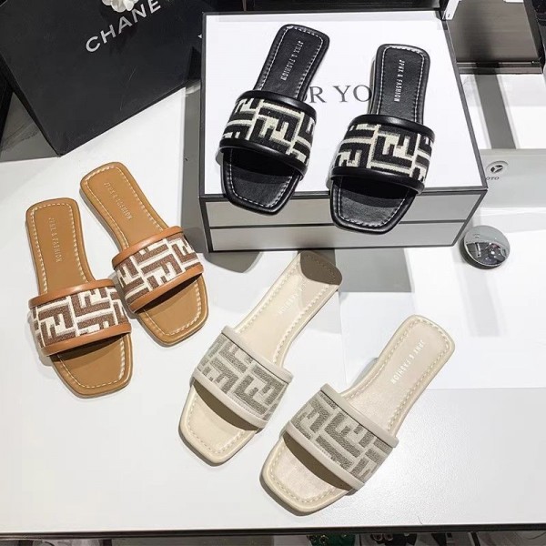 Fendi フェンディブランド お出かけスリッパ ミュールサンダル ローヒール サンダル レディース 滑り止め ビーチサンダル 歩きやすい フラット サボ おしゃれ スリッパ デイリー 夏 美脚 フェミニン 大人 可愛い 通勤 オフィス 225¬260CM