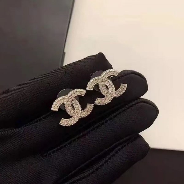 ブランドChanel ピアスアクセサリー キラキラ ファッション シャネル ダイヤモンドピアス レディースイヤリング レディースレディース 人気 金属アレルギー対応 リング ピアス