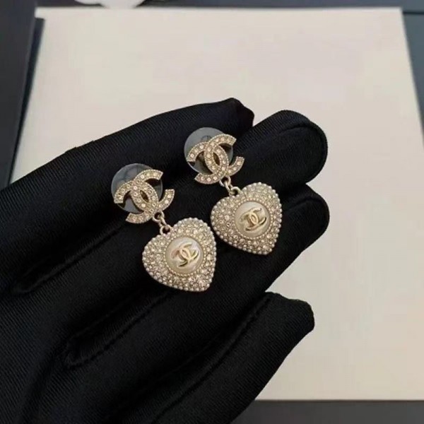ブランドChanel ピアスアクセサリー キラキラ ファッション シャネル ダイヤモンドピアス レディースイヤリング レディースレディース 人気 金属アレルギー対応 リング ピアス