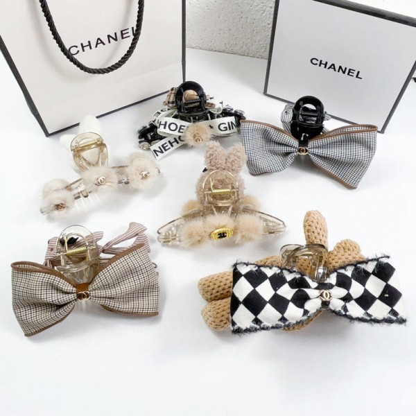 Chanel シャネルハイブランドヘアアクセサリー グリップ スタイリング ぬいぐるみ 大型秋冬ヘアクリップ ヘアピン かわいい クロスヘアグリップ 髪を巻く ファッション