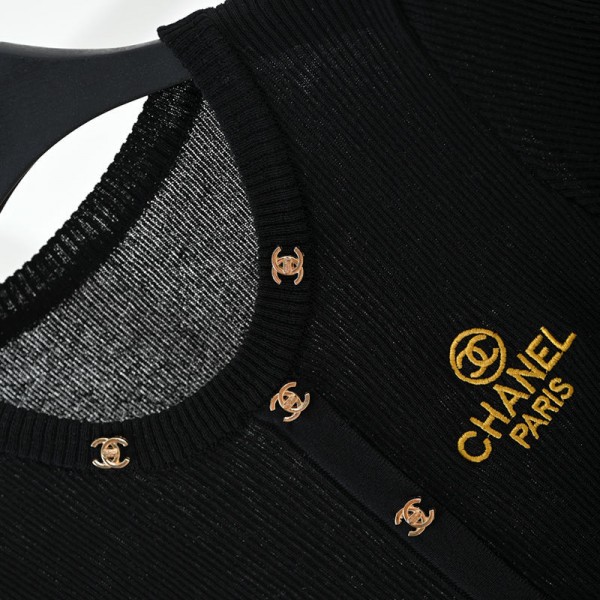 Chanel シャネルハイブランド Tシャツ レディース 半袖 トップス 春夏 Vネック tシャツ 綿100% 刺繍ロゴ カットソー おしゃれ 通気性 薄手 シンプル カジュアル 仕事 通勤 バイト きれいめ