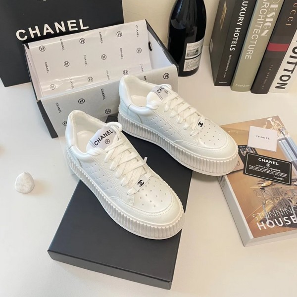 Chanel シャネルブランドシューズ レディース スニーカー 靴 PUレザー ランニングシューズ 白 厚底 225～250cm スポーツシューズ 運動靴 ダッドスニーカー ウォーキングシューズ レースアップ カジュアル 通気性 通勤 通学 ローカット