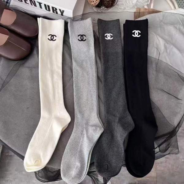 Chanel シャネルハイブランドハイソックス ニーハイソックス レディース 美脚・脚長効果 滑り止め 可愛い 女性用 靴下 ロングソックス 無地 柔らかい 伸縮性 防臭 着圧 膝下 通学 通勤 春 夏 秋 冬用