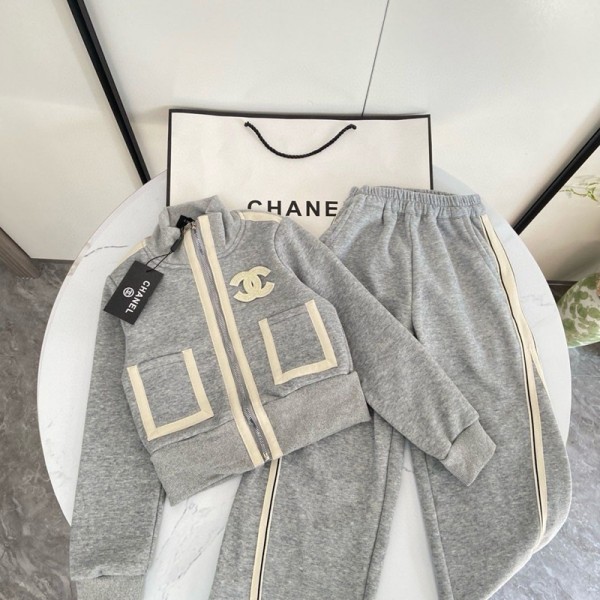 Chanel シャネルハイブランド子供服 女の子 ジャージ キッズ 冬 春 秋 服 120-170cm セットアップ 長袖 パーカー 裏起毛 スポーツパンツ 2点セット 子供 コート 上下セット 女の子 小学生 中学生 服 シンプル 運動着 セットアップ ガールズ カジュアル 韓国 おしゃれ 普段着