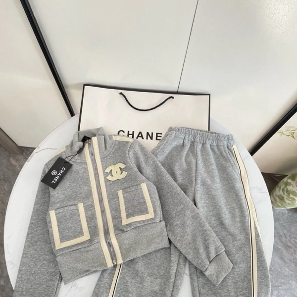 Chanel シャネルハイブランド子供服 女の子 ジャージ キッズ 冬 春 秋 服 120-170cm セットアップ 長袖 パーカー 裏起毛 スポーツパンツ 2点セット 子供 コート 上下セット 女の子 小学生 中学生 服 シンプル 運動着 セットアップ ガールズ カジュアル 韓国 おしゃれ 普段着