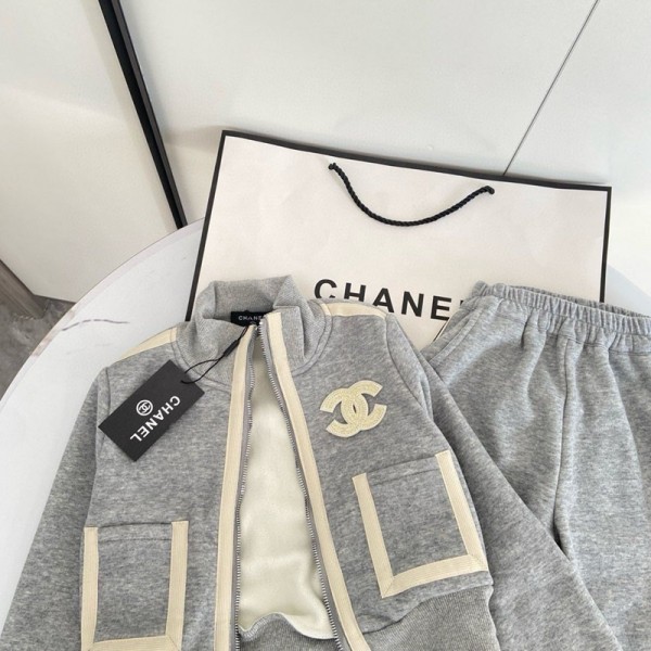 Chanel シャネルハイブランド子供服 女の子 ジャージ キッズ 冬 春 秋 服 120-170cm セットアップ 長袖 パーカー 裏起毛 スポーツパンツ 2点セット 子供 コート 上下セット 女の子 小学生 中学生 服 シンプル 運動着 セットアップ ガールズ カジュアル 韓国 おしゃれ 普段着