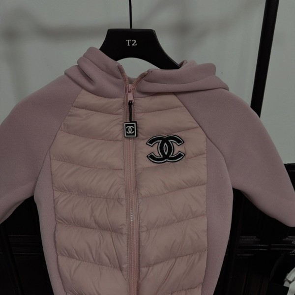 Chanel シャネルブランドキッズ ダウンジャケット ライトダウン フード付き 長袖 無地 110-170CM 厚さ 女の子ジャケット 男の子コート ポケット付き 軽量 子供服 暖かい ジュニア 可愛い 防寒 防風 保温 カジュアル