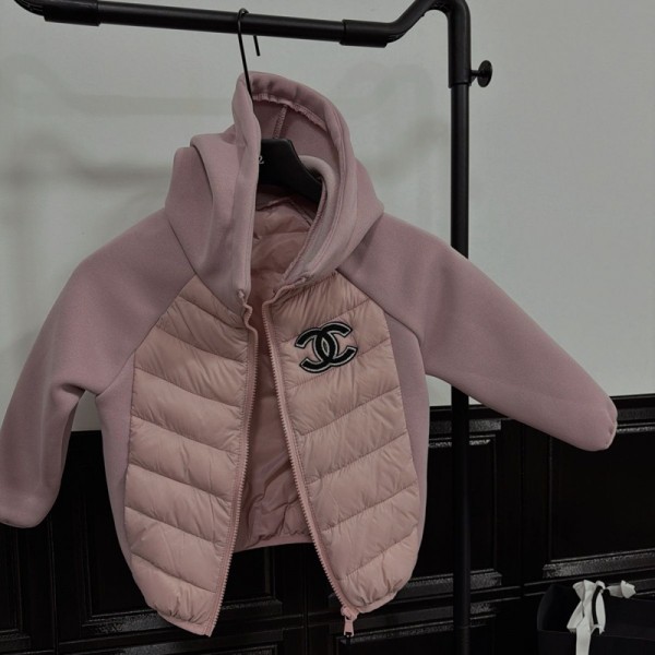 Chanel シャネルブランドキッズ ダウンジャケット ライトダウン フード付き 長袖 無地 110-170CM 厚さ 女の子ジャケット 男の子コート ポケット付き 軽量 子供服 暖かい ジュニア 可愛い 防寒 防風 保温 カジュアル