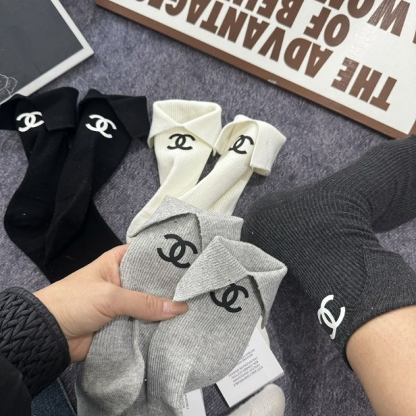 Chanel シャネルハイブランド ソックス 綿製ブランドハイソックス 大人気ブランドミドルソックス 高品質 流行り ソックス 女の子好き 韓国