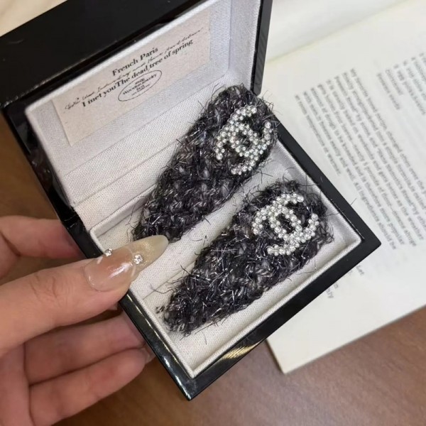 Chanel シャネルハイブランドヘアクリップ 2個セット 気質 前髪 クリップ スウィート ガールズ ダックビル クリップ ヘッドドレス ヘアアクセサリー ツイードヘアピン