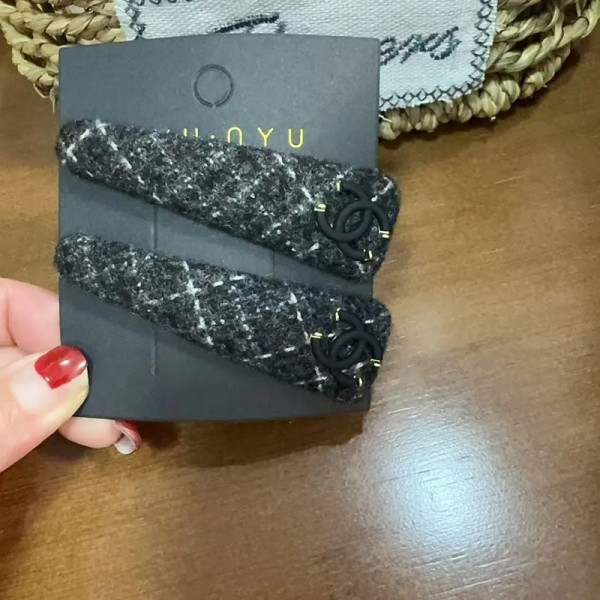 Chanel シャネルブランド前髪クリップ 2枚セット 跡がつかない 黒 ヘアピン 前髪 ツイード ヘアクリップ ヘアピン 髪留め ヘアアクセサリー 女の子 レディース