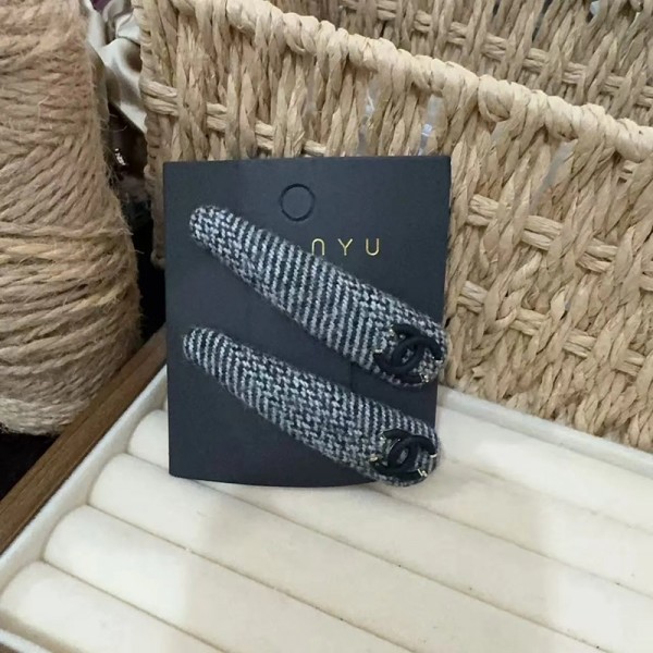 Chanel シャネルブランドかわいい ヘアピン 存在感抜群 ヘア飾り ヘアクリップ バレッタ 刺繍デザイン ヘアアクセサリー レディース 女の子 前髪グリップ 2個セット 