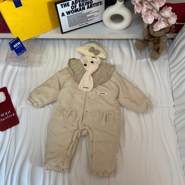 シャネルブランド ベビー服 ジャンプスーツ Chanel赤ちゃん 防寒着 アウター ふわもこ 軽量 ベビー 66¬90cm 男の子 女の子 新生児 カバーオール 中綿入り ダウンジャケット ダウンロンパース ロンパース