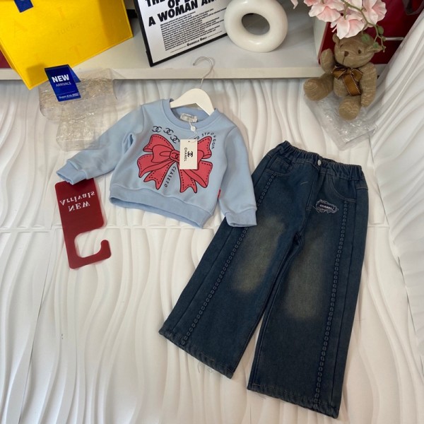 Chanel シャネルハイブランド子供服 キッズ 女の子 セットアップ 長袖 パーカー デニムパンツ 子供 上下セット 春 秋 ジャージ 女の子 裏起毛トレーナー デニムパンツ セットアップ キッズ カジュアル 韓国 お洒落 小学生 女の子服 90¬140cm 