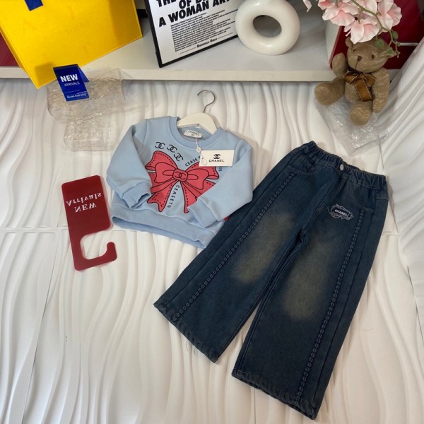 Chanel シャネルハイブランド子供服 キッズ 女の子 セットアップ 長袖 パーカー デニムパンツ 子供 上下セット 春 秋 ジャージ 女の子 裏起毛トレーナー デニムパンツ セットアップ キッズ カジュアル 韓国 お洒落 小学生 女の子服 90¬140cm 