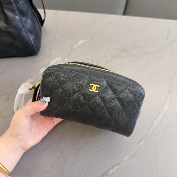 Chanel シャネルハイブランドボストンバッグ 化粧ポーチ 財布 3点セット ブランドハンドバッグ 旅行バッグ 2WAY バッグ ハイブランドミニバッグコーデ
