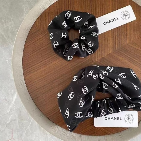 シャネル風Cロゴヘアシュシュ スクランチー 2点セット ヘアバンド Chanel ヘアアクセサリー ヘアターバンモノグラム 黒 白セット商品 2026新作 おしゃれデイリー使い