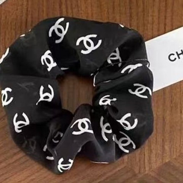 シャネル風Cロゴヘアシュシュ スクランチー 2点セット ヘアバンド Chanel ヘアアクセサリー ヘアターバンモノグラム 黒 白セット商品 2026新作 おしゃれデイリー使い