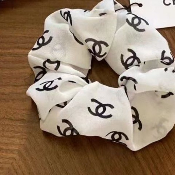 シャネル風Cロゴヘアシュシュ スクランチー 2点セット ヘアバンド Chanel ヘアアクセサリー ヘアターバンモノグラム 黒 白セット商品 2026新作 おしゃれデイリー使い