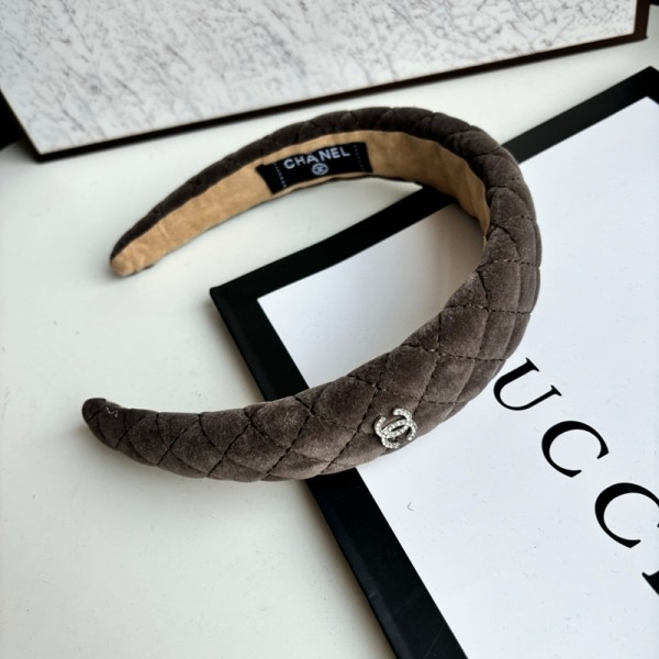 Chanel シャネルブランドカチューシャ 痛くないカチューシャ ヘアアクセ ヘアアクセサリー レディース 気質 シンプル 太め 人気 可愛い おしゃれ 痛くない 韓国 黒 秋冬 クリスマス デート