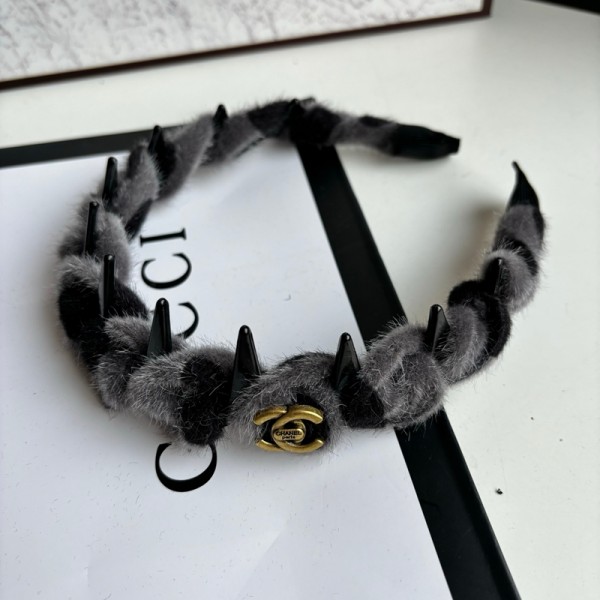 Chanel シャネルブランド ファー スパイク カチューシャ ヘッドバンド ブラウン/グレー 毛皮 ヴィンテージ風 レディース ヘアアクセサリー