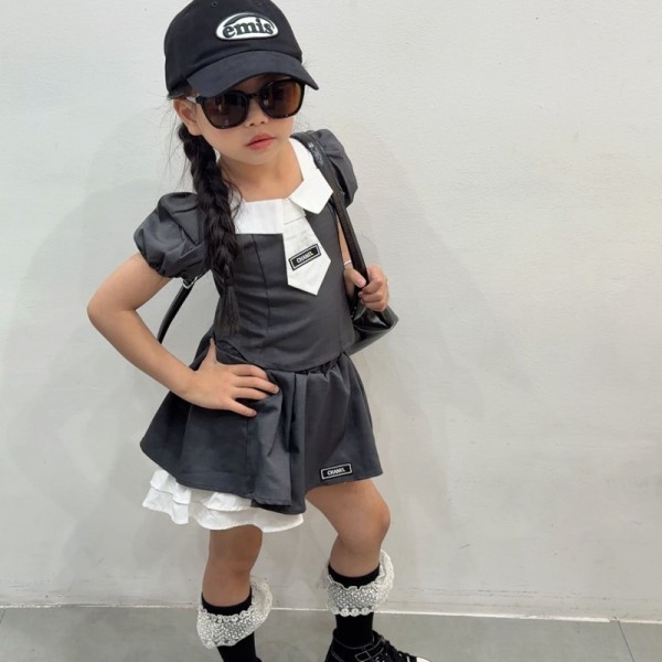 Chanel シャネルブランド子供服 サマー洋服セット ネクタイ付き かわいい 半袖トップス プリーツスカート 2点セット 女の子 キッズ 韓国風 カジュアルコーデ 90-140CM