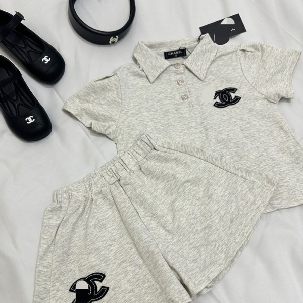 Chanel シャネルハイブランド ジャージ 女の子 セットアップ ガールズ スポーツウェア キッズ スウェット 80-120cm 夏服 子供服 半袖Tシャツ ショートパンツ 2点 運動着 カジュアル 普段着 ジュニア服 おしゃれ 通学 通園 可愛い 韓国風 洋服 ダンス