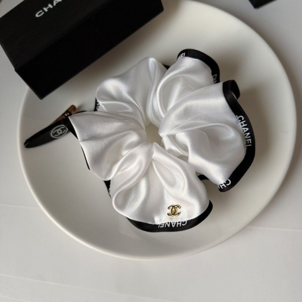 Chanel シャネルブランドシュシュ ビッグシュシュ シルク おしゃれ 大人 可愛い ボリューム 髪ゴム 光沢感 高級 無地 髪飾り ヘアゴム 髪ゴム 大きめ サテン ヘアアクセサリー 通気性 髪を傷めない ギフト