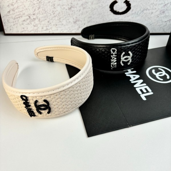 Chanel シャネルブランドカチューシャ レディース 幅広 痛くない ヘア飾り ヘアバンド 立体ロゴ 編み込み風 すべり止め 幅広 ファッション おしゃれ ギフト プレゼント ヘアアクセサリー