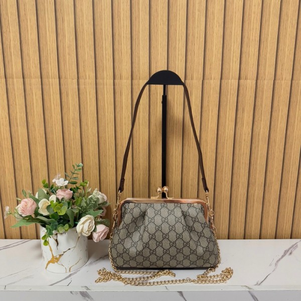 Lv ルイヴィトンブランドチェーンバッグ 2way 刺繍 復古 肩掛けバッグ グッチショルダーバッグ カバン 漢服 チャイナドレス 結婚式 宴会 デート お出かけ用 レディース 優雅 人気