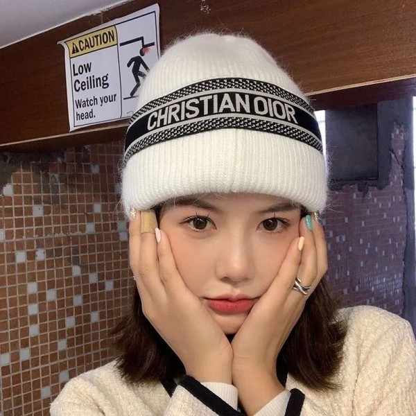 Dior ディオールハイブランドニット帽 ビーニー 帽子 ワッチキャップ ボーダーニット おしゃれ ボンボン 防寒 防風 通気性 伸縮性 柔らかい 春 秋 冬 スキー スノボ 登山 通勤 メンズ レディース