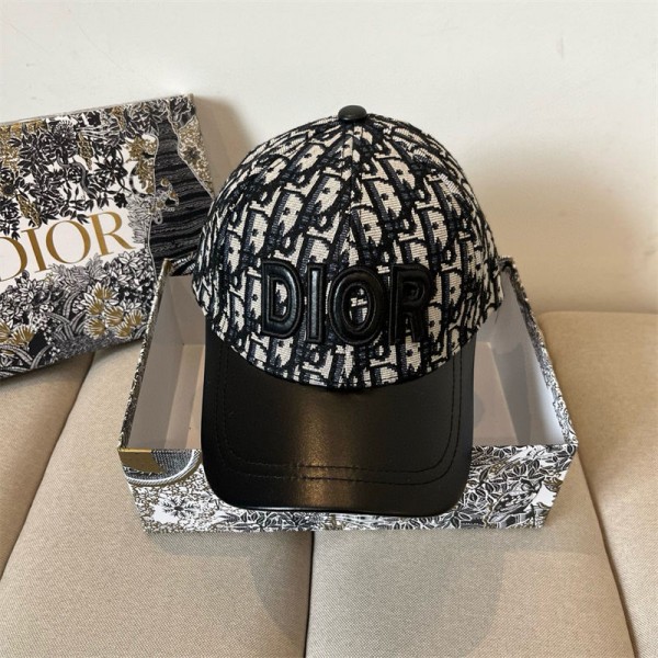 Dior ディオールブランドキャップ レディース 英字 ワンポイント 刺繍 アジャスター 調節 帽子 きゃっぷ ぼうし ホウシ 黒 ブラック 白 ホワイト アイボリー 可愛い カワイイ おしゃれ お洒落 オシャレ UV カット 紫外線 日よけ