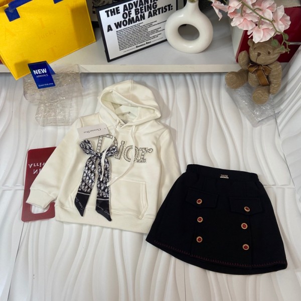 Dior ディオールハイブランド女の子 子供服 セットアップ 上下セット 2点 ジャージ 厚手スウェット トレーナー 裏起毛スカート 長袖 クルーネック 110¬160cm 蝶結び 春 秋 可愛い 韓国風 小学生 中学生 通園 通学 ホワイト