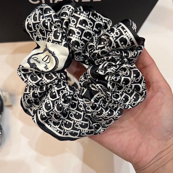 Dior ディオールハイブランドシュシュ ヘアゴム シュシュおしゃれ 大人 ボリューム 大きめ サテンシュシュ モノグラム柄 シンプル 髪飾り レディース エレガント ヘアアクセサリー 