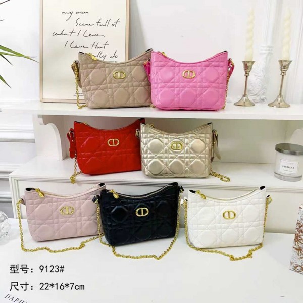 Dior ディオールブランドショルダーバッグ 女性 肩掛けバッグ ブランドレディースチェーンバッグ カジュアル ブランドミニバッグ コーデ