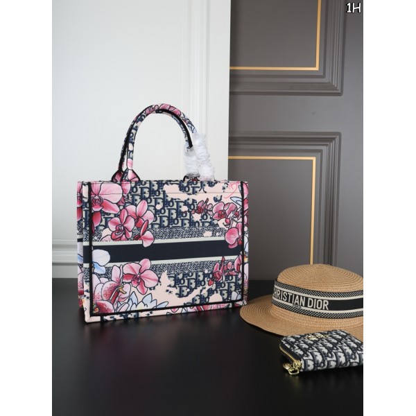 Dior ディオールハイブランドトートバッグストローハット財布3点セット ブランドハンドバッグ女性ブランド手持ちバッグ鞄レディース サンハット ブランドカジュアル