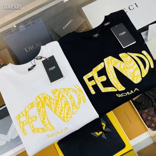 Fendi フェンディプルオーバーコピーブランドファッション潮流パーカー スウェット秋冬 裏起毛 あったかいパーカーシンプルメンズレデイーズ上着トップス