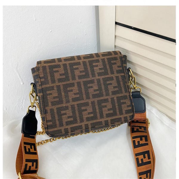 フェンディブランドショルダーバッグ ハンドバッグ FENDI 定番プリント ファッション 手提げカバン 上品 丈夫 収納 斜め掛けバッグ 通勤 旅行