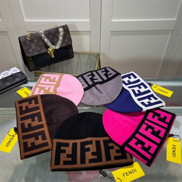 Fendi フェンディハイブランドニット帽 ビーニー 帽子 ワッチキャップ ボーダーニット おしゃれ ボンボン 防寒 防風 通気性 伸縮性 柔らかい 春 秋 冬 スキー スノボ 登山 通勤 メンズ レディース