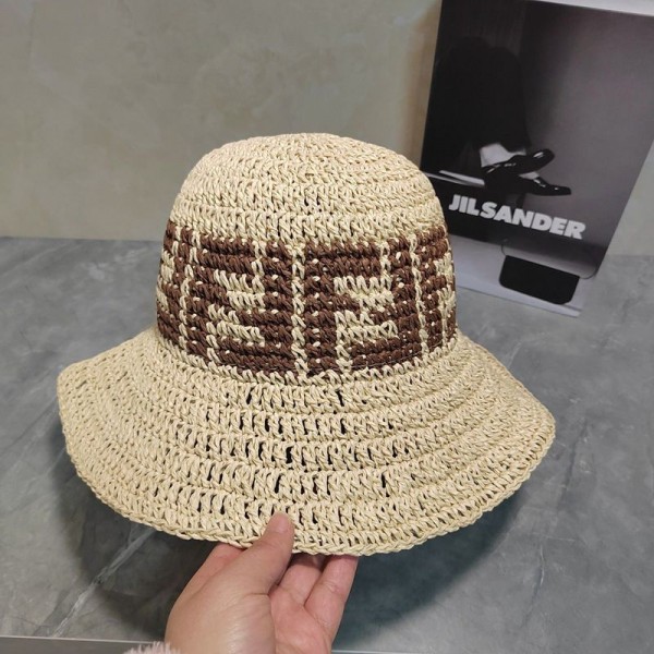 Fendi フェンディ ハイブランドハット 麦わら帽子 ストローハット ハンドメイド レインボーストライプ かぎ針編み ビーチ バケットハット フィッシュマン パナマハット 激安