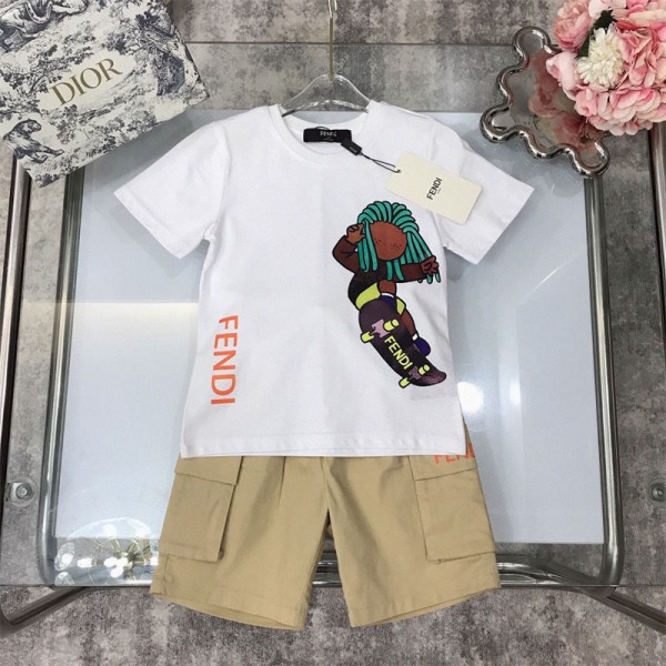 Fendi フェンディブランド子供服 男の子 セットアップ 夏 半袖 Tシャツ ハーフパンツ 半ズボン 上下セット 子供 ジャージ 上下セット 男の子 服 カジュアル 韓国 おしゃれ 男の子 半袖スウェット セットアップ キッズ 90-160cm