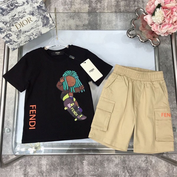 Fendi フェンディブランド子供服 男の子 セットアップ 夏 半袖 Tシャツ ハーフパンツ 半ズボン 上下セット 子供 ジャージ 上下セット 男の子 服 カジュアル 韓国 おしゃれ 男の子 半袖スウェット セットアップ キッズ 90-160cm