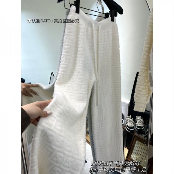 フェンディボアワイドパンツ レディース ブランドFENDI ルームウェアボトムス フリース モコモコパンツ 肌に優しい 裏起毛 極暖 あったか ぬくもり感じる 巣ごもりルームパンツ 部屋着 両面起毛 フリース
